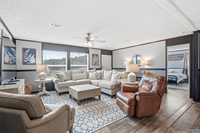 1611 FULLER DR, Canyon Lake, TX 78133