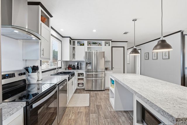 1611 FULLER DR, Canyon Lake, TX 78133