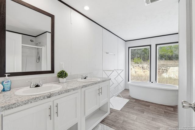 1611 FULLER DR, Canyon Lake, TX 78133