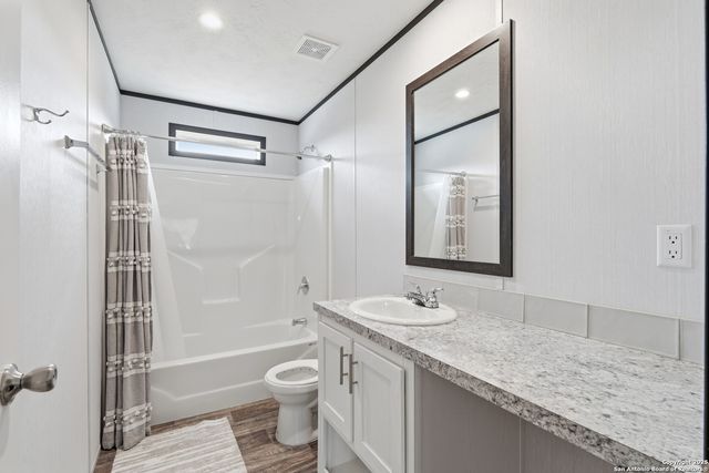 1611 FULLER DR, Canyon Lake, TX 78133