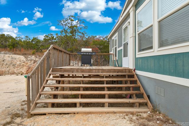 1611 FULLER DR, Canyon Lake, TX 78133