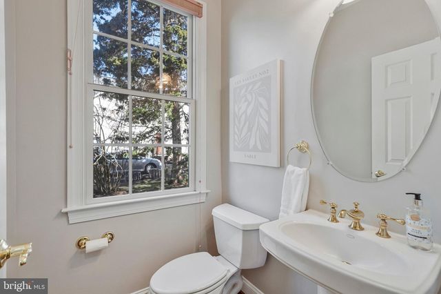 4029 GOSS RD, Fairfax, VA 22032