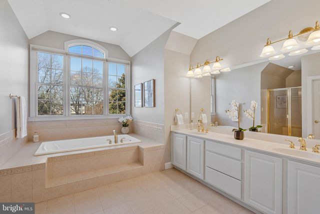 4029 GOSS RD, Fairfax, VA 22032