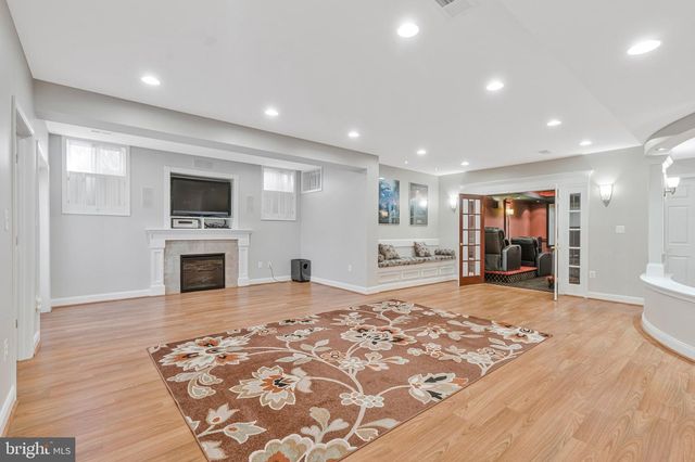 4029 GOSS RD, Fairfax, VA 22032