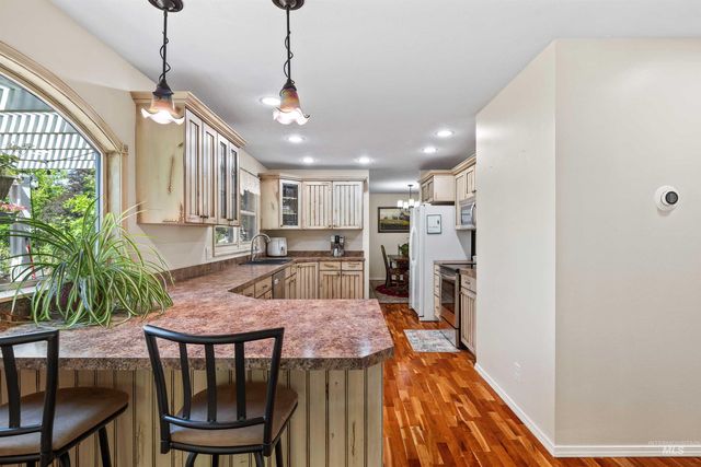 2055 Hillcrest Dr., Twin Falls, ID 83301