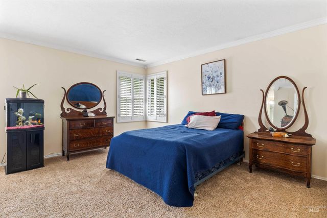 2055 Hillcrest Dr., Twin Falls, ID 83301