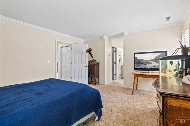 2055 Hillcrest Dr., Twin Falls, ID 83301