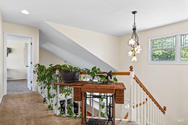 2055 Hillcrest Dr., Twin Falls, ID 83301