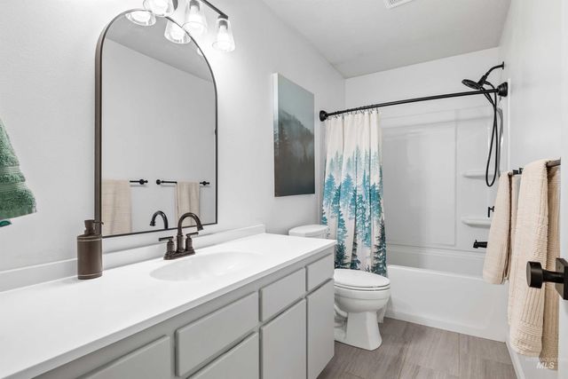 2055 Hillcrest Dr., Twin Falls, ID 83301