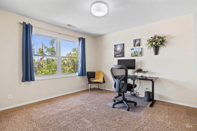 2055 Hillcrest Dr., Twin Falls, ID 83301