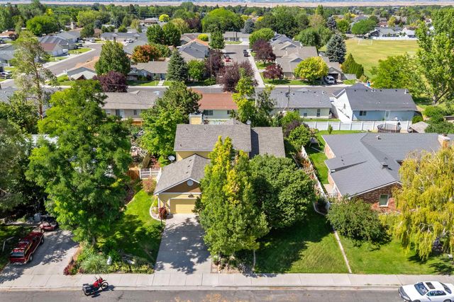 2055 Hillcrest Dr., Twin Falls, ID 83301