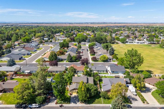 2055 Hillcrest Dr., Twin Falls, ID 83301
