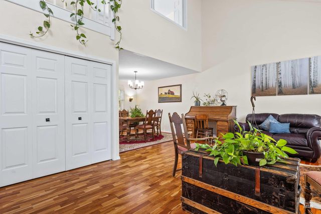 2055 Hillcrest Dr., Twin Falls, ID 83301