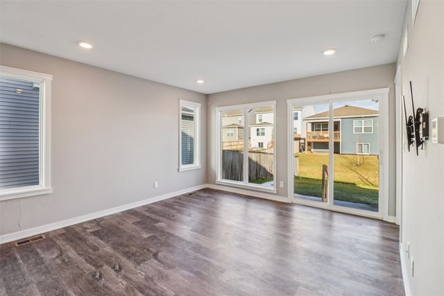 1247 NW Yorktown Drive, Waukee, IA 50263