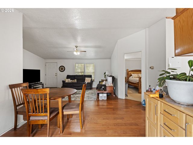 600 DONRUSS Dr, Roseburg, OR 97471