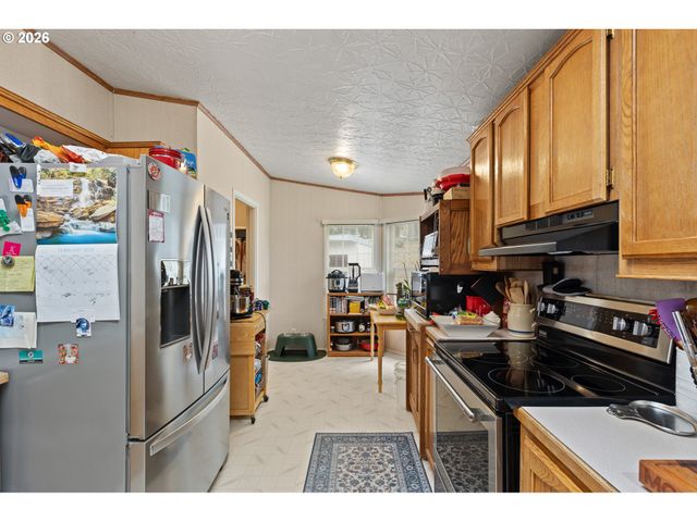 600 DONRUSS Dr, Roseburg, OR 97471