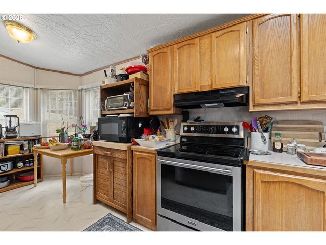 600 DONRUSS Dr, Roseburg, OR 97471