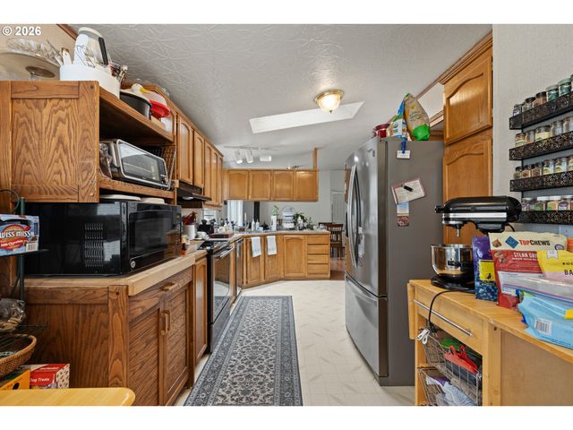 600 DONRUSS Dr, Roseburg, OR 97471