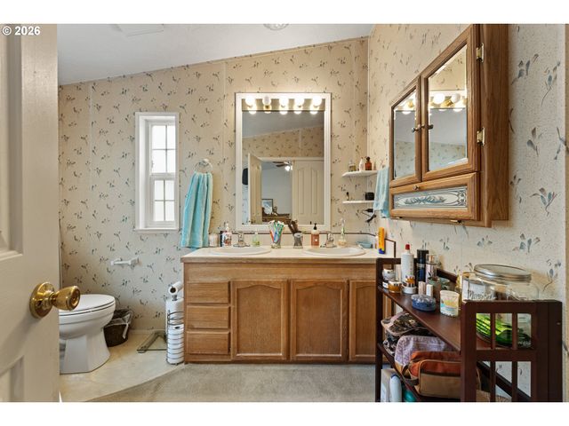 600 DONRUSS Dr, Roseburg, OR 97471