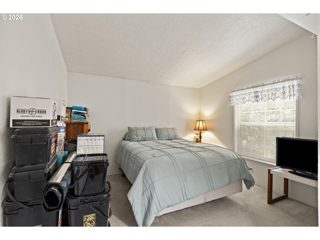 600 DONRUSS Dr, Roseburg, OR 97471