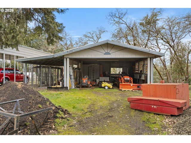 600 DONRUSS Dr, Roseburg, OR 97471
