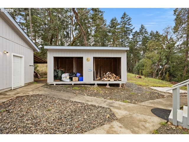 600 DONRUSS Dr, Roseburg, OR 97471