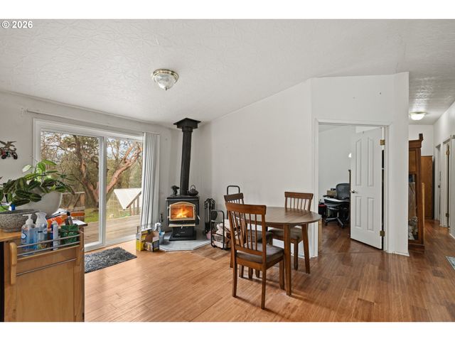 600 DONRUSS Dr, Roseburg, OR 97471