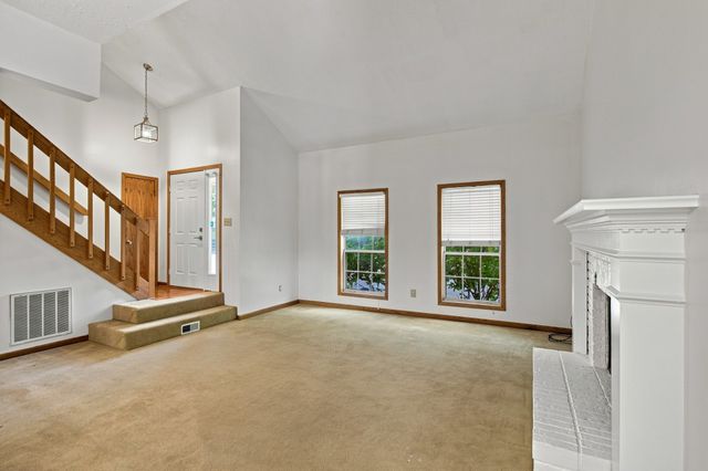 5002 Camelot Dr Apt A, Columbia, TN 38401
