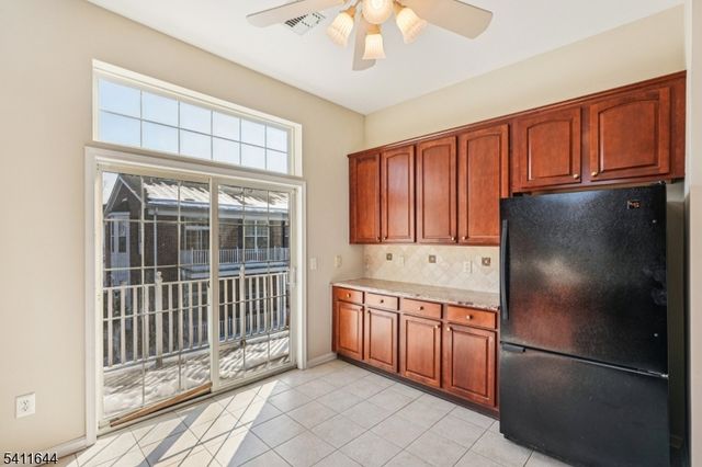 516 Four Seasons Dr, Wayne Twp., NJ 07470