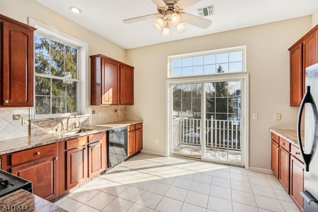 516 Four Seasons Dr, Wayne Twp., NJ 07470