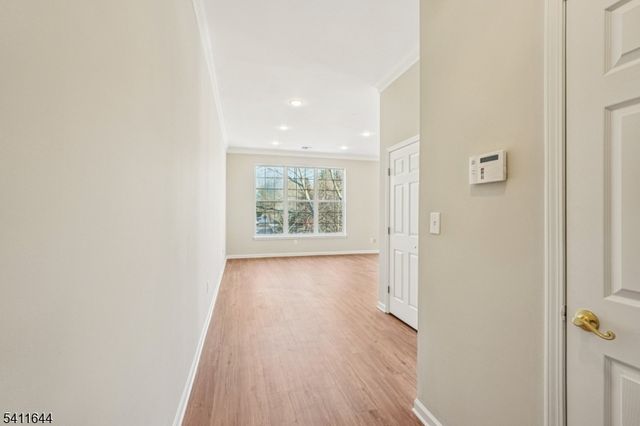 516 Four Seasons Dr, Wayne Twp., NJ 07470