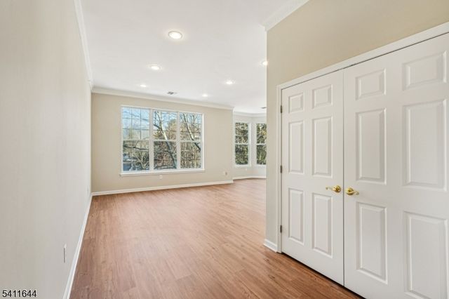 516 Four Seasons Dr, Wayne Twp., NJ 07470