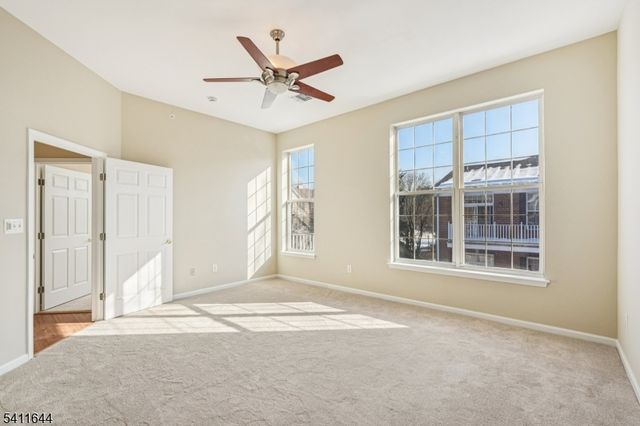 516 Four Seasons Dr, Wayne Twp., NJ 07470