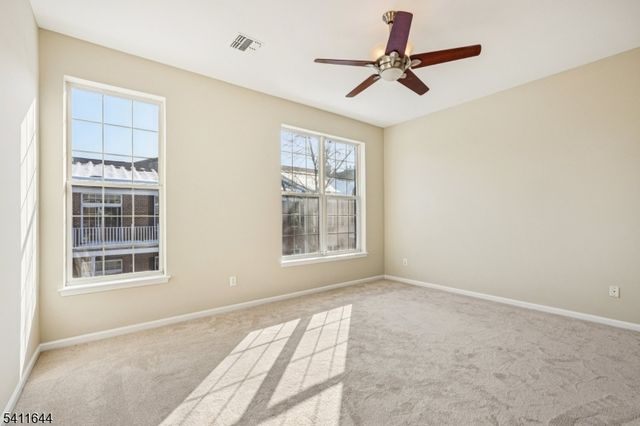 516 Four Seasons Dr, Wayne Twp., NJ 07470