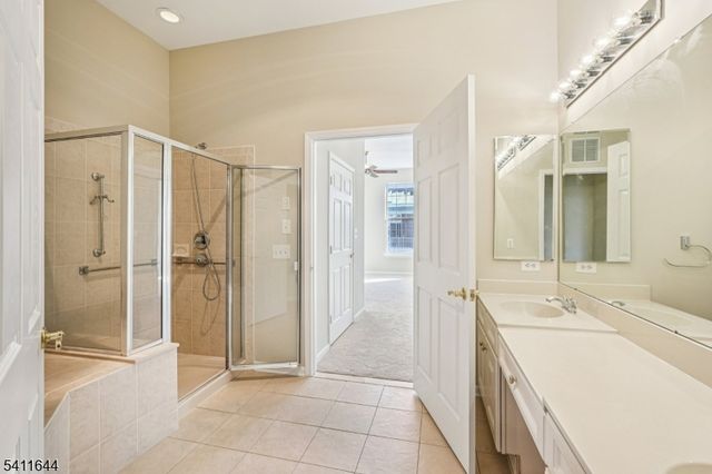 516 Four Seasons Dr, Wayne Twp., NJ 07470