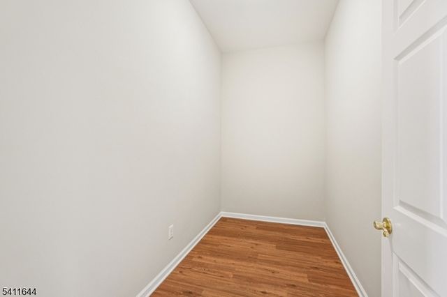 516 Four Seasons Dr, Wayne Twp., NJ 07470