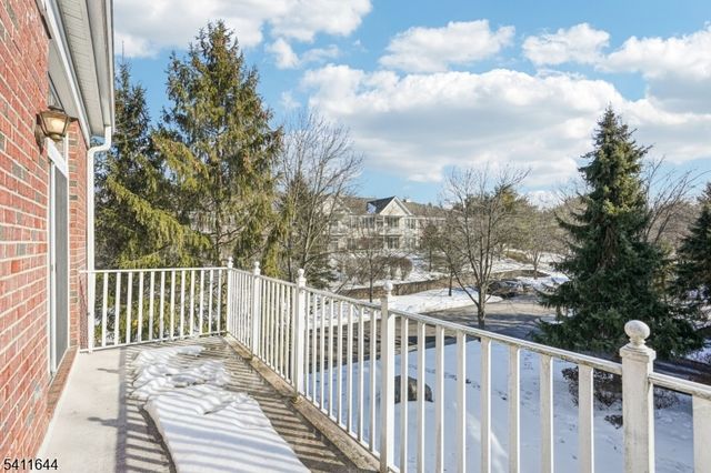 516 Four Seasons Dr, Wayne Twp., NJ 07470