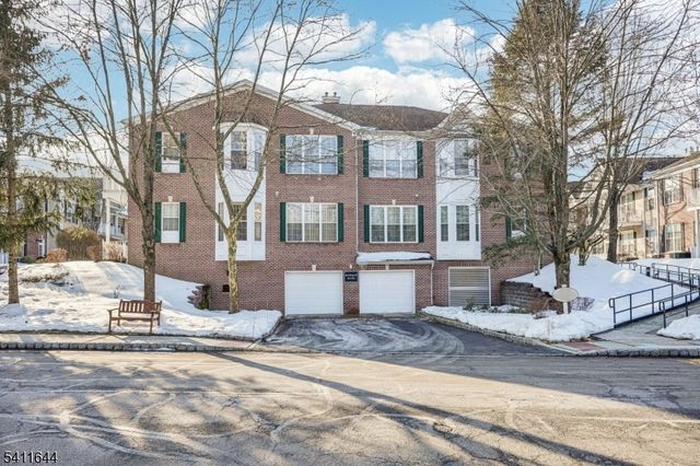 516 Four Seasons Dr, Wayne Twp., NJ 07470