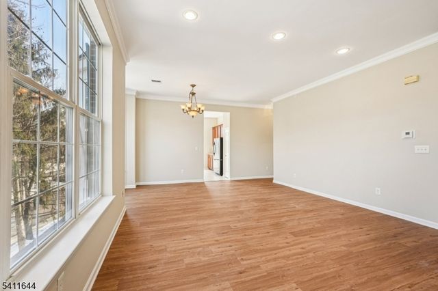 516 Four Seasons Dr, Wayne Twp., NJ 07470