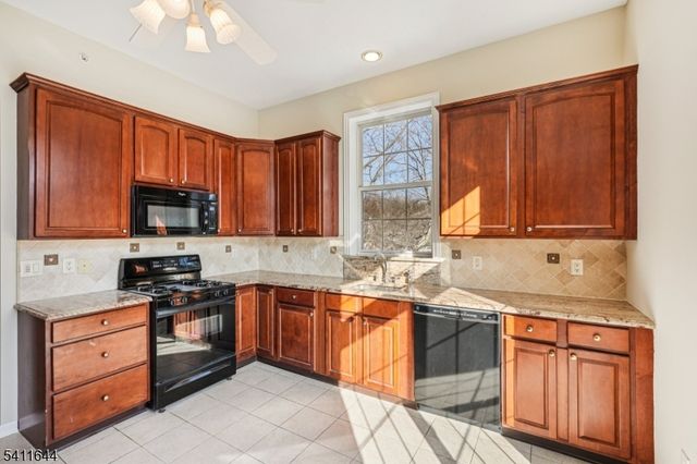 516 Four Seasons Dr, Wayne Twp., NJ 07470