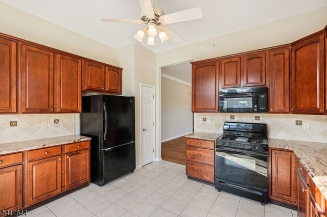 516 Four Seasons Dr, Wayne Twp., NJ 07470