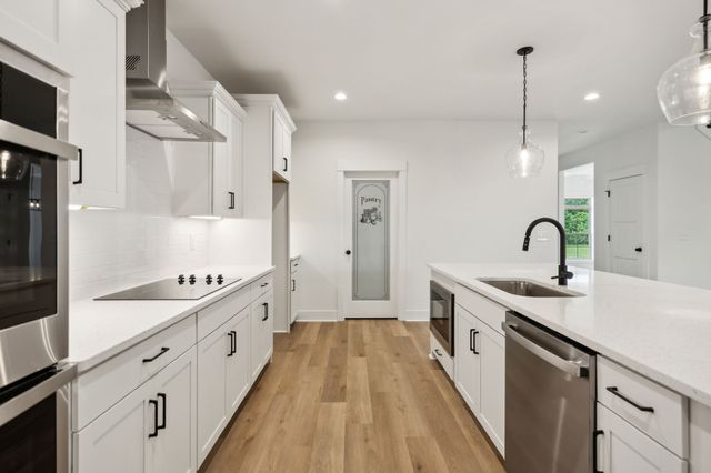 1075 Linder Ridge Rd, Woodlawn, TN 37191