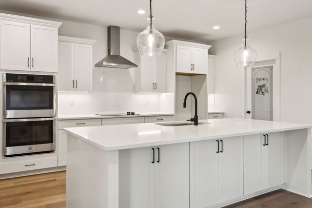 1075 Linder Ridge Rd, Woodlawn, TN 37191