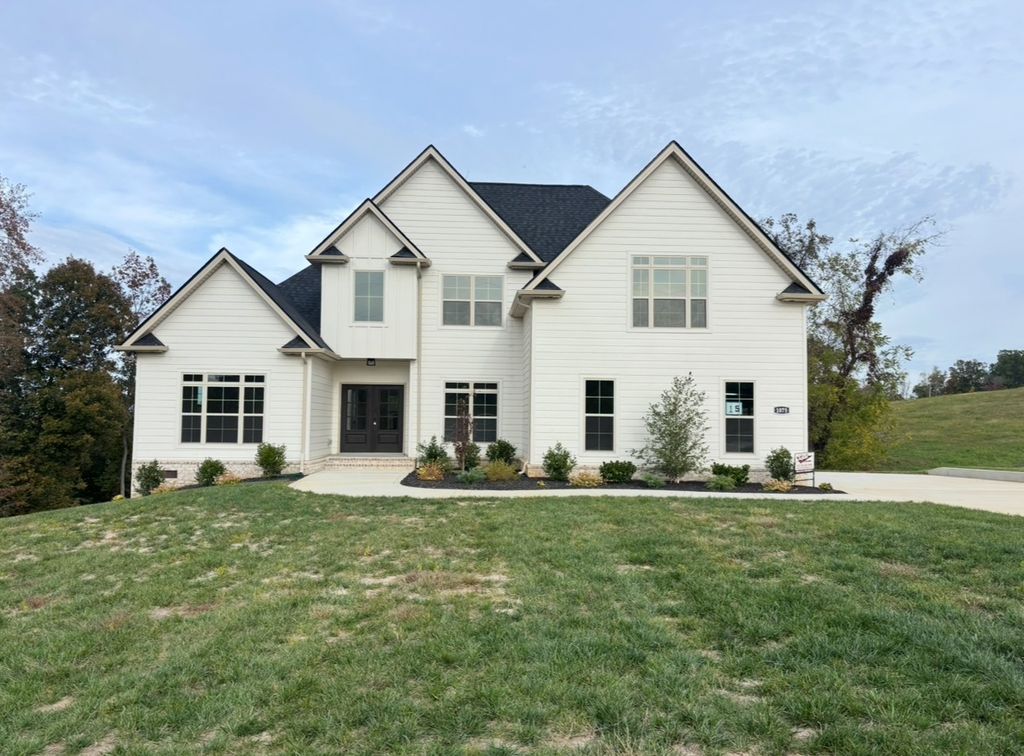 1075 Linder Ridge Rd, Woodlawn, TN 37191