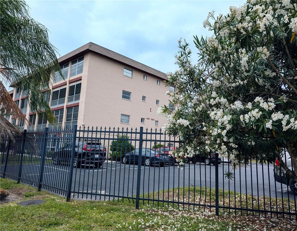 4127 HERON WAY E-111, Bradenton, FL 34205