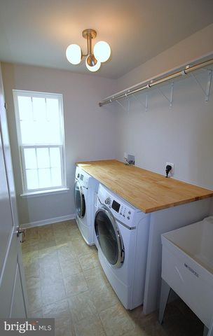 516 GROAT ALY, Phoenixville, PA 19460