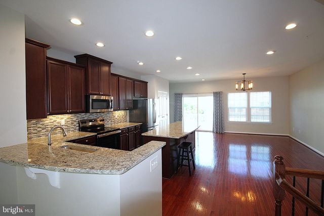 516 GROAT ALY, Phoenixville, PA 19460