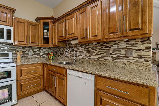 1281 Amber Morgan Drive, El Paso, TX 79936