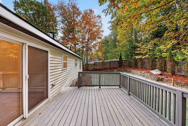 49 Ledgeview Drive, Rochester, NH 03839