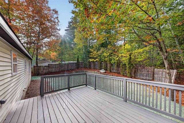 49 Ledgeview Drive, Rochester, NH 03839